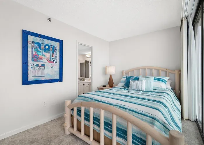 Holiday home Charming 2 Bedroom Oceanfront Century I With Indoor Pool!