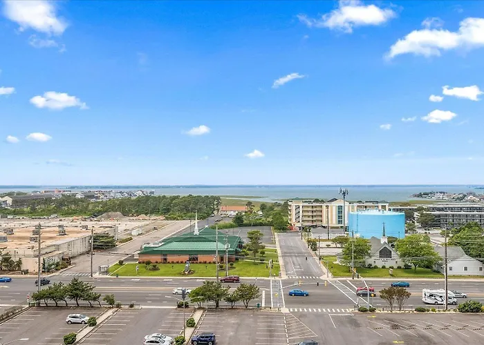 Holiday home Charming 2 Bedroom Oceanfront Century I With Indoor Pool! *